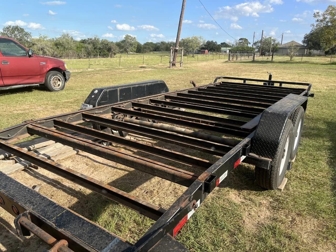We are here to help you fix up your trailer!