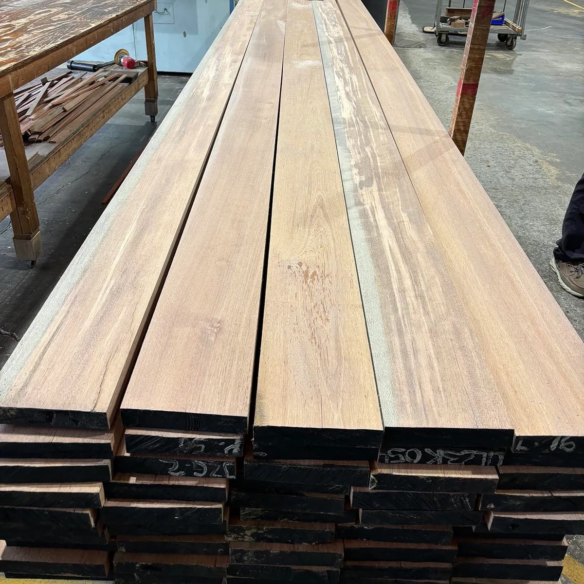 Apitong, Keruing 6/4 x 7 Skip Dressed Std + Btr S4S Square Edge KD